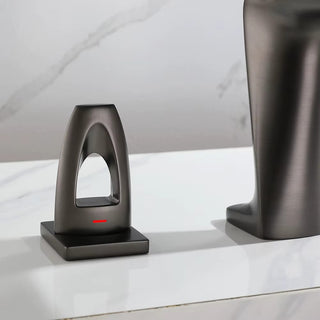 Narine - Modern 5 Piece Bathtub Tap Set with Pull Out Shower Spray