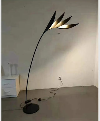 Flamingo - Designer Leaf Shaped Minimalist Floor Lamp