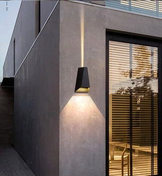 Einion- LED Light Directed Modern Up/Down Beam Style Wall Lamp